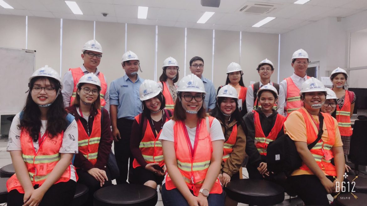 GIỚI THIỆU TUYỂN SINHĐÀO TẠO KHOA HỌC – CÔNG NGHỆ HỢP TÁC QUỐC TẾ ĐẢM BẢO CHẤT LƯỢNG TRƯỜNG ĐẠI HỌC VĂN LANG Trang thông tin chính thức Tham quan cảng Tân Cảng – Cát Lái: chương trình học thực tế của sinh viên Thương mại Trường Đại học Văn Lang