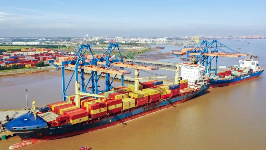 [TIN TỨC] – Hơn 565 triệu tấn hàng hóa qua cảng biển 8 tháng đầu năm