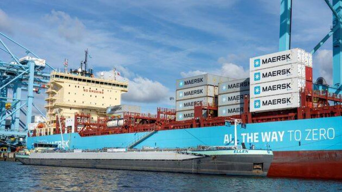[TIN TỨC] – Tàu Container của Maersk chạy bằng methanol xanh tại Rotterdam.