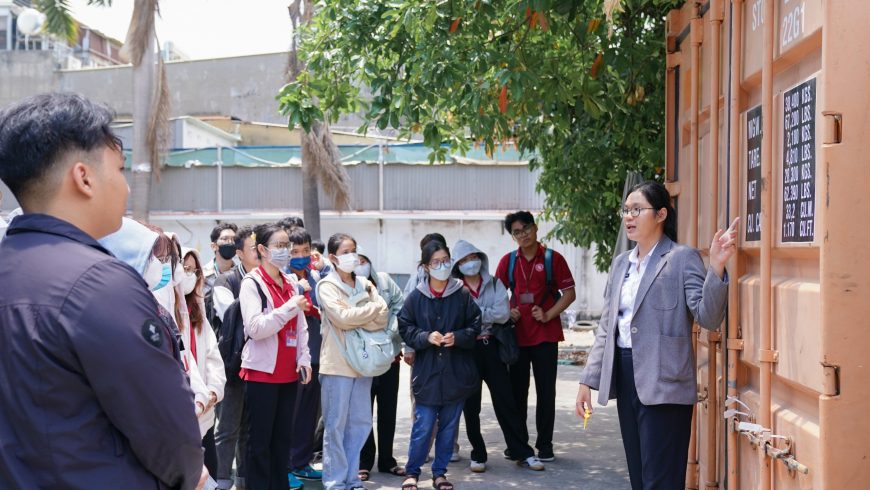 Vì sao container cần được làm sạch trước khi sử dụng và các loại ô nhiễm thường gặp trong container.